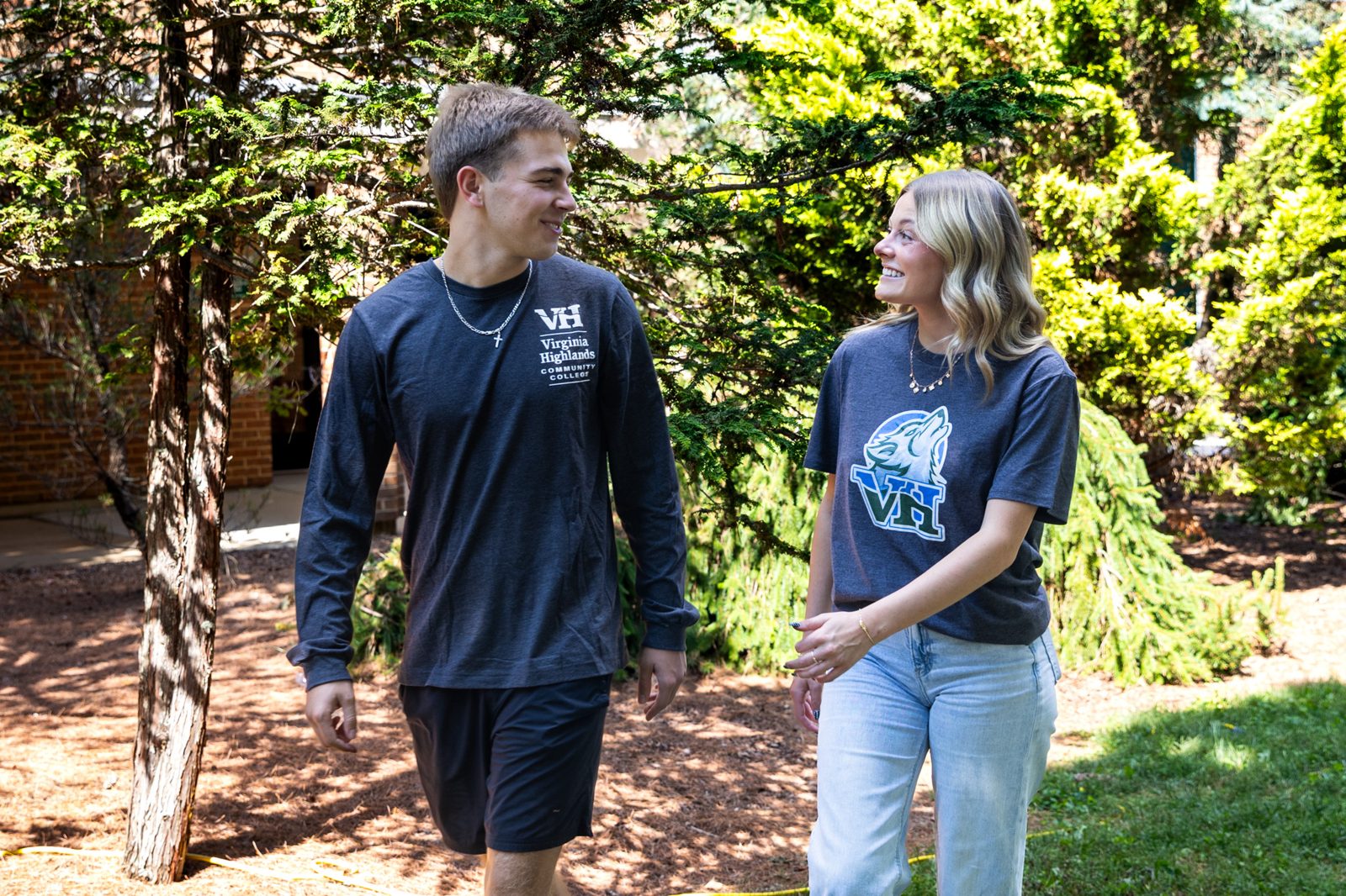 Virginia Highlands Community College students on campus